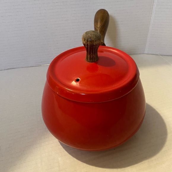 Red enamel VTG rustic fondue pot saucepan - Picture 4 of 9